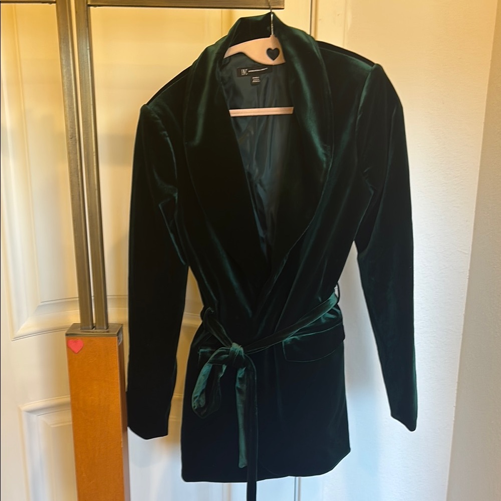 INC International Concepts Green Blazer with velvet Material NWOT